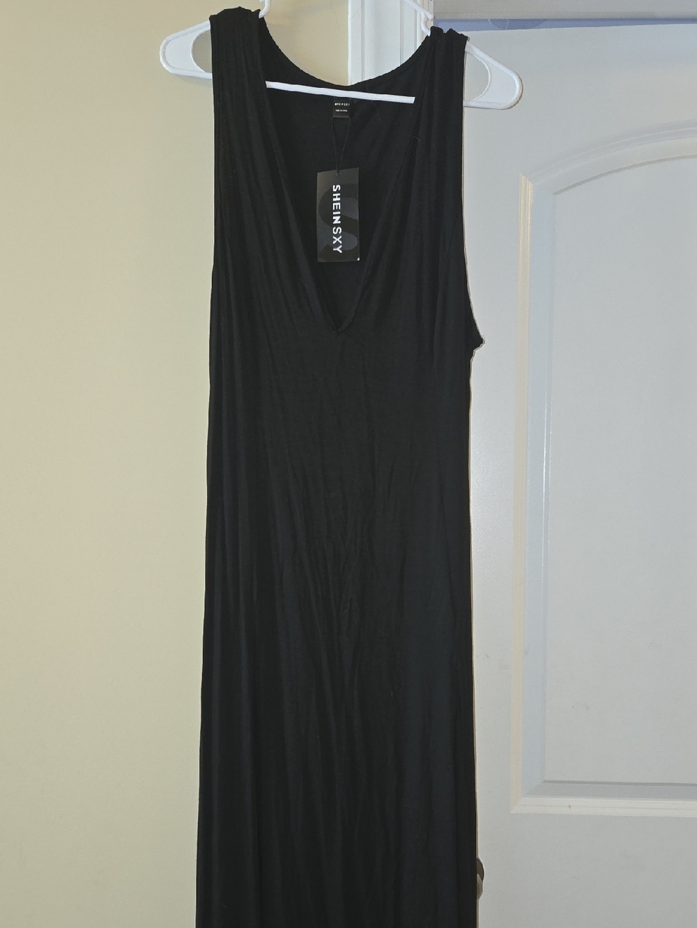 SHEIN Black Sleeveless V-Neck Maxi Dress